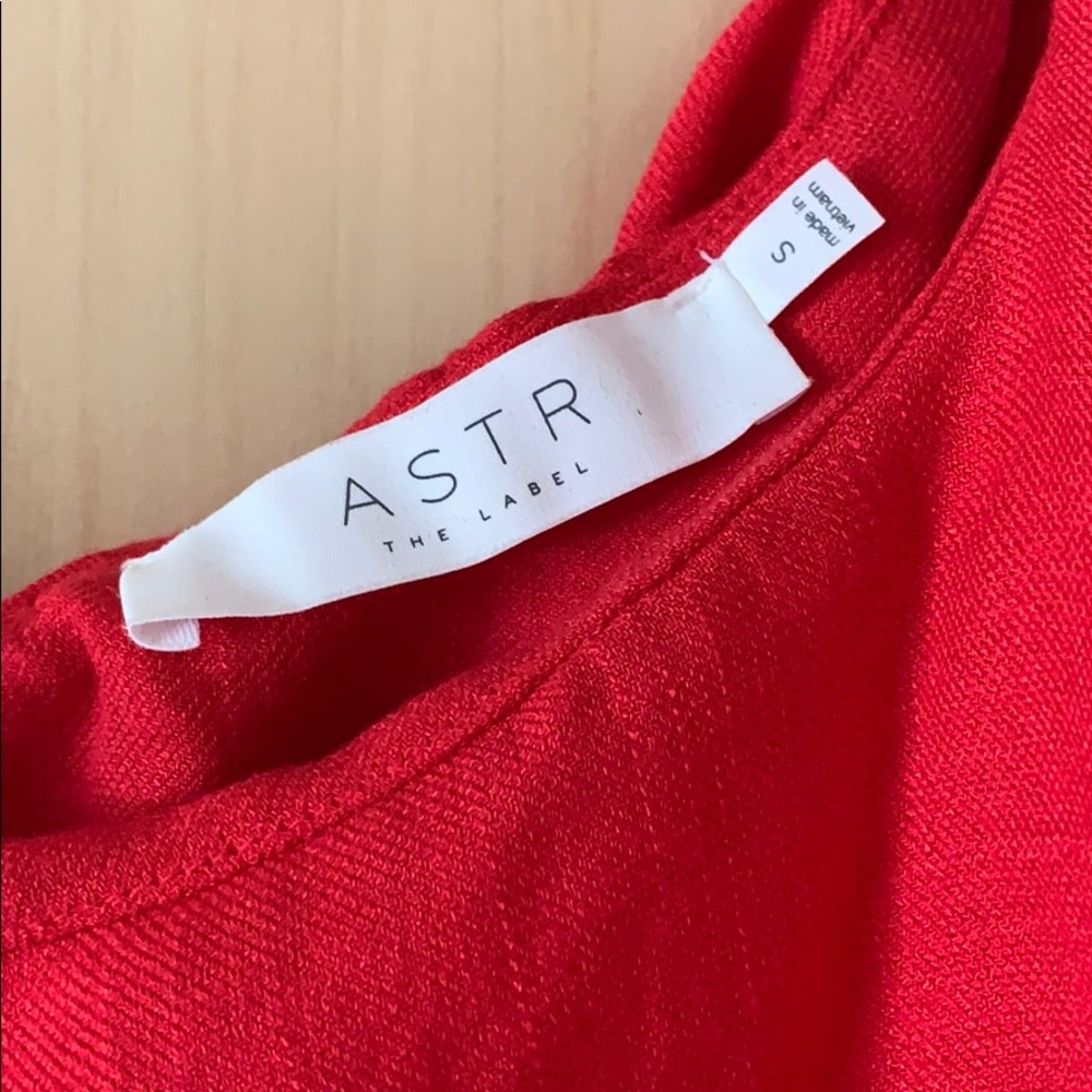 Astr One-Shoulder Red Ruffle Crop Top - Picture 3 of 5